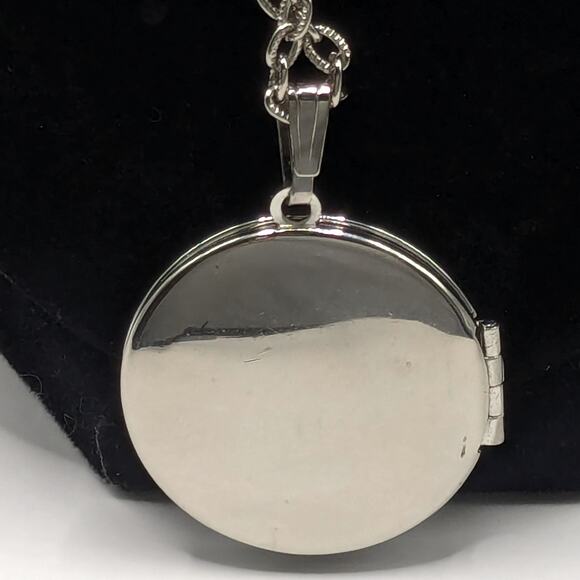 Vintage Silver Tone Etched Floral Photo Locket Pendant Necklace 24.25in - Picture 3 of 6
